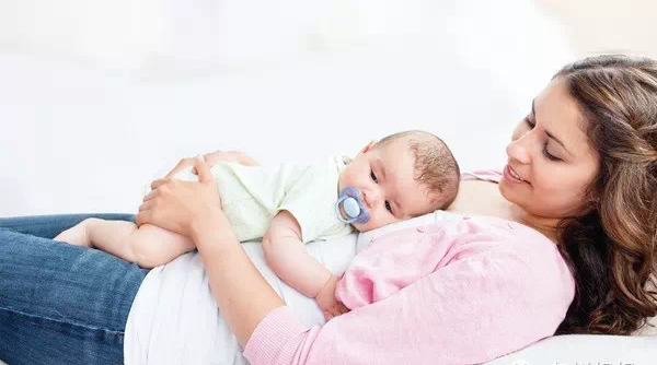 美国宝宝Tummy Time