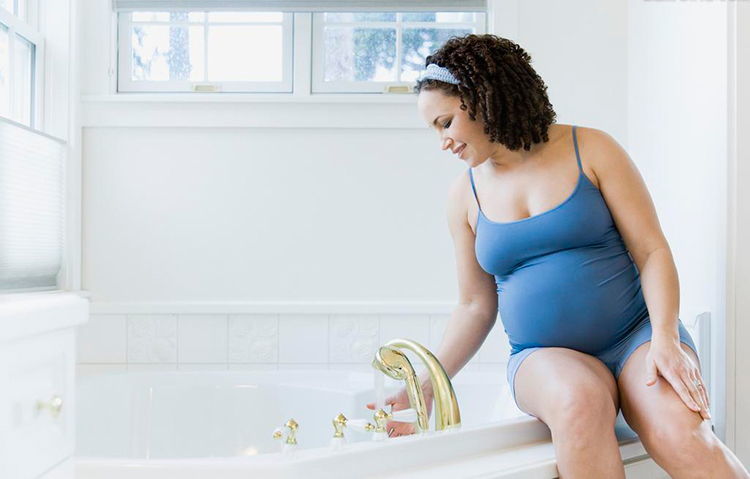 孕妇可以泡热水澡吗