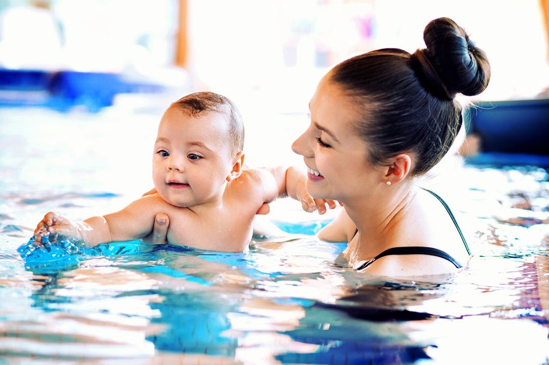 宝宝几岁可以学游泳