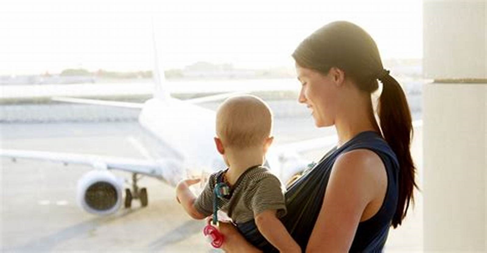 Viagem de avião com bebês: dicas práticas