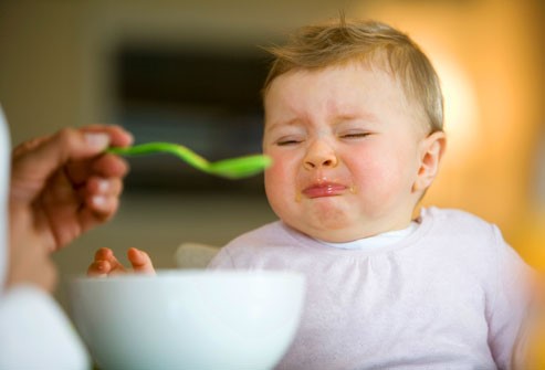 生まれたばかりの赤ちゃんが毎日飲む牛乳の量