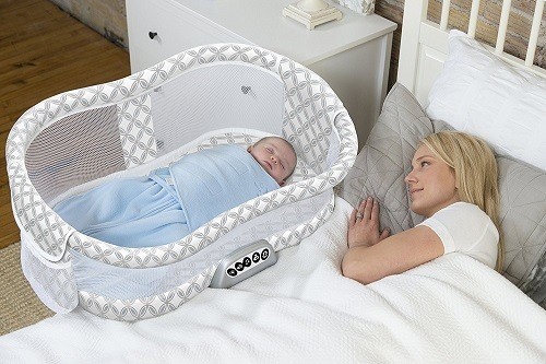 新生儿买摇篮还是婴儿床