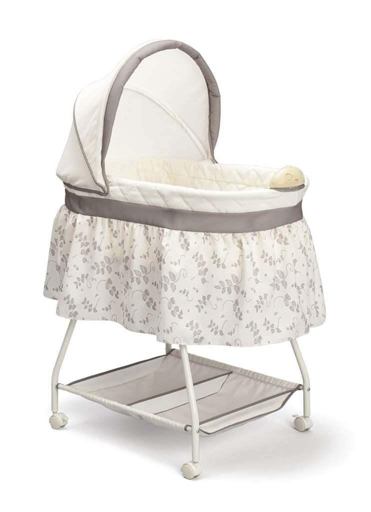 新生儿买摇篮还是婴儿床