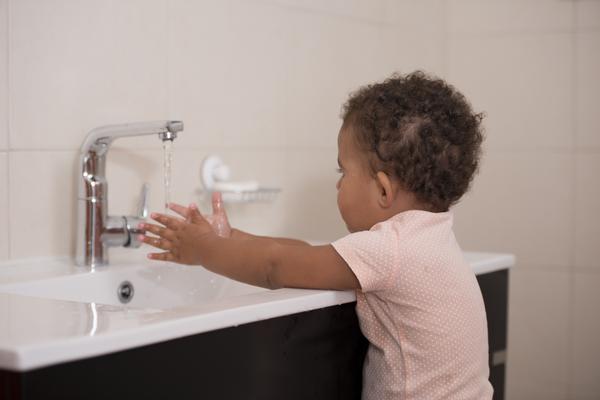 美国宝宝洗手方法