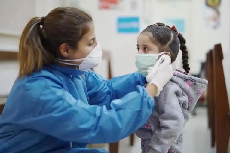 孩子打喷嚏、咳嗽、发烧了……我的天,是感冒、流感,还是新冠? 孩子打喷嚏、咳嗽、发烧了……我的天,是感冒、流感,还是新冠?
