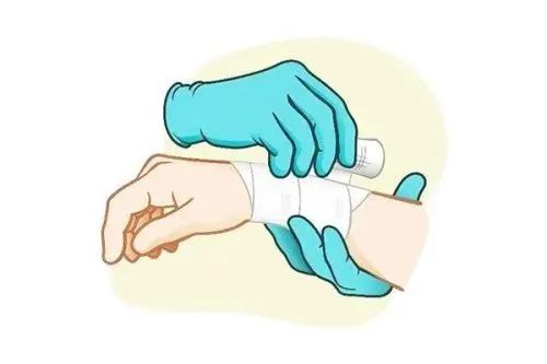 孩子烧烫伤,冷静!最佳处理时间只有2分钟 孩子烧烫伤怎么办?什么时候去看医生?