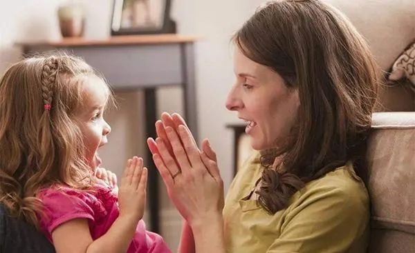 孩子语言发育慢,是不是电视看多了? 孩子语言发育慢,是不是电视看多了?