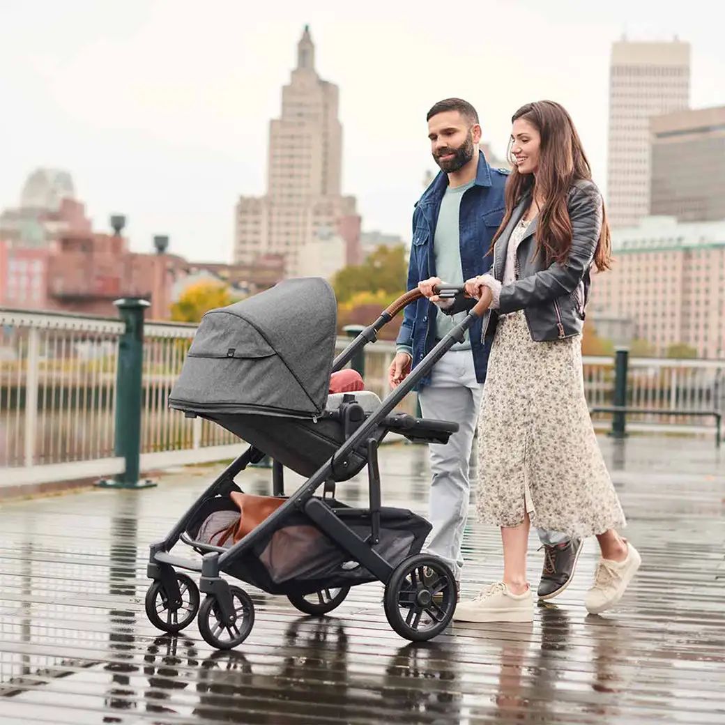 给娃选Stroller,选到群里妈妈们口袋名单里的天菜,价格贵还折扣少,为什么你们都买它啊? 给娃选Stroller,选到群里妈妈们口袋名单里的天菜,价格贵还折扣少,为什么你们都买它啊?