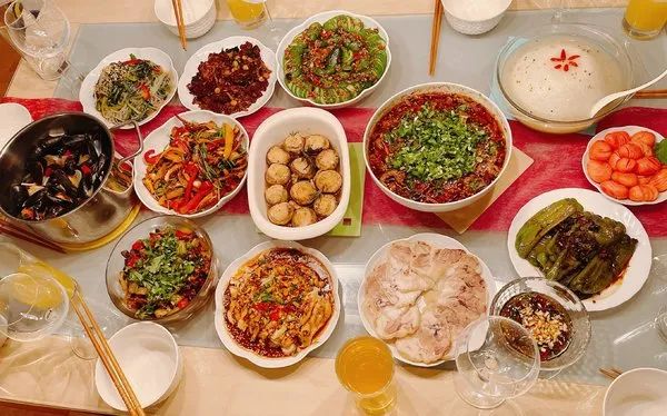 由方太冠名的美国妈妈网首届“晒晒你家的年夜饭”颁奖啦!看看是谁获得了这份开年幸运? 由方太冠名的美国妈妈网首届“晒晒你家的年夜饭”颁奖啦!看看是谁获得了这份开年幸运?