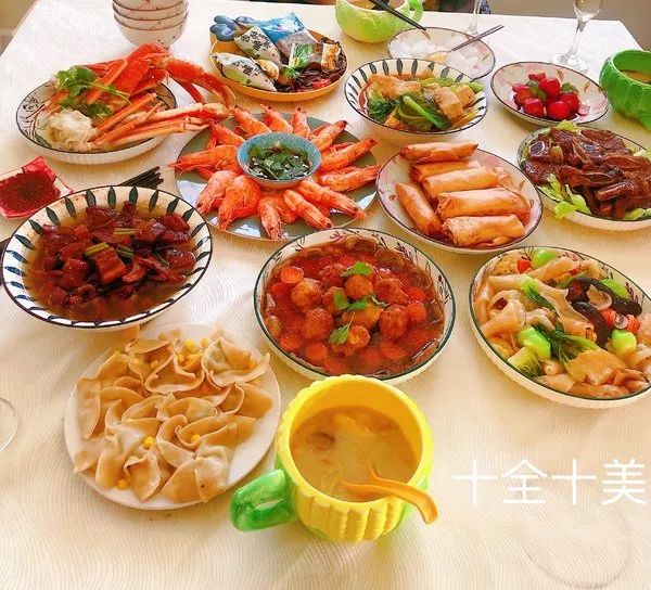 由方太冠名的美国妈妈网首届“晒晒你家的年夜饭”颁奖啦!看看是谁获得了这份开年幸运? 由方太冠名的美国妈妈网首届“晒晒你家的年夜饭”颁奖啦!看看是谁获得了这份开年幸运?