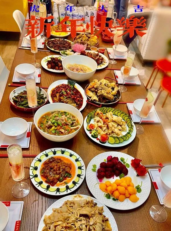 由方太冠名的美国妈妈网首届“晒晒你家的年夜饭”颁奖啦!看看是谁获得了这份开年幸运? 由方太冠名的美国妈妈网首届“晒晒你家的年夜饭”颁奖啦!看看是谁获得了这份开年幸运?