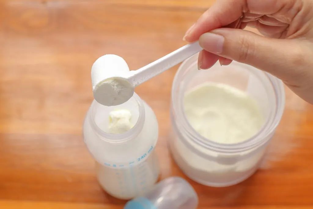 全美奶粉紧缺究竟怎么回事？我们该如何应对这场奶粉危机？