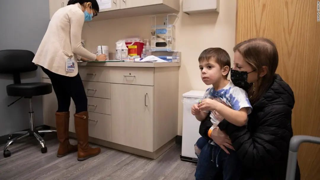 5岁以下儿童的Covid-19疫苗已获批！关于婴幼儿疫苗我们需要知道这些