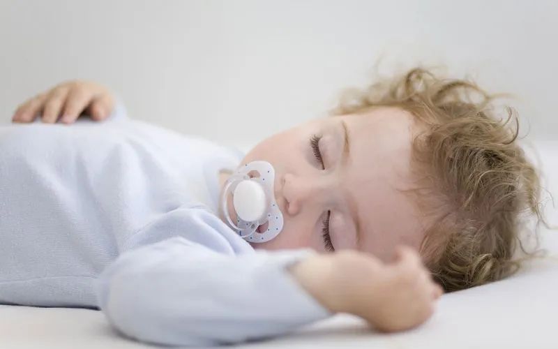 新手爸妈必须了解的0~1岁宝宝睡眠基本知识