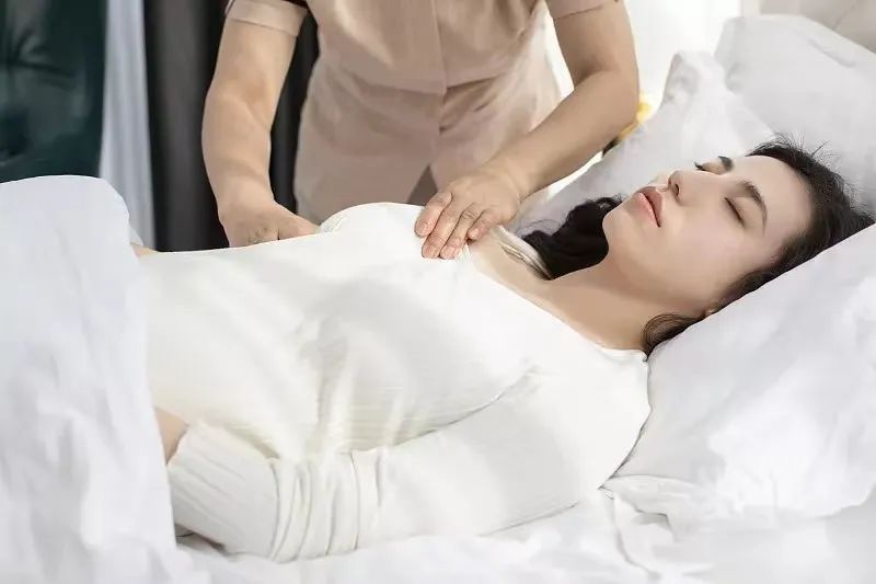 母乳喂养会导致胸下垂、影响乳房大小和形状?你真的知道母乳喂养对乳房的影响吗? 母乳喂养会导致胸下垂、影响乳房大小和形状?你真的知道母乳喂养对乳房的影响吗?