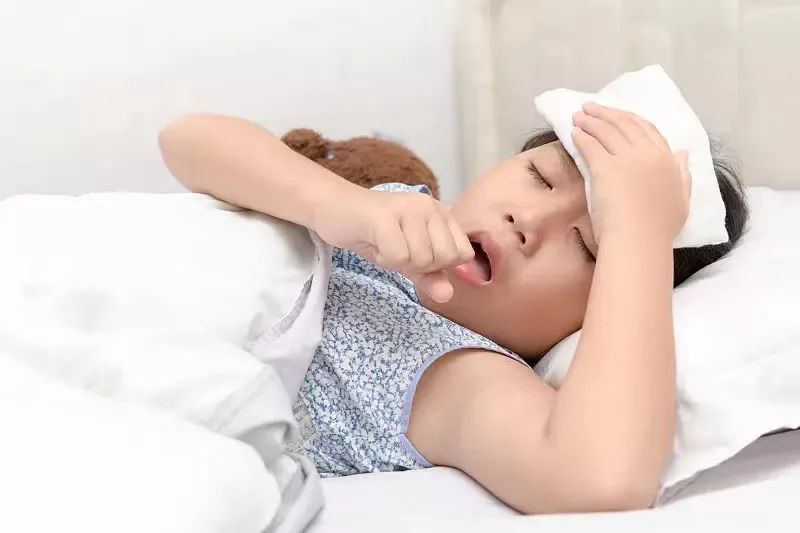 宝宝流鼻涕、咳嗽、发热?请注意,以上症状可能并非是感冒,而是呼吸道合胞病毒感染! 宝宝流鼻涕、咳嗽、发热?请注意,以上症状可能并非是感冒,而是呼吸道合胞病毒感染!