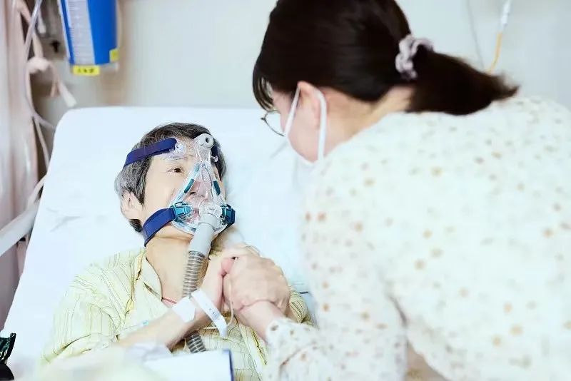 宝宝流鼻涕、咳嗽、发热?请注意,以上症状可能并非是感冒,而是呼吸道合胞病毒感染! 宝宝流鼻涕、咳嗽、发热?请注意,以上症状可能并非是感冒,而是呼吸道合胞病毒感染!
