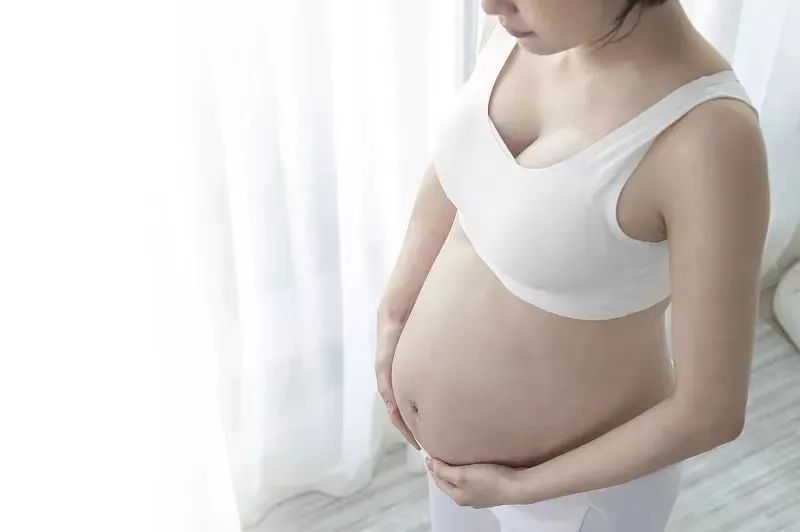 母乳喂养会导致胸下垂、影响乳房大小和形状？你真的知道母乳喂养对乳房的影响吗？