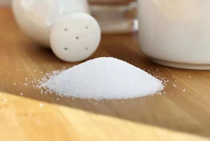 宝宝超过1岁就需要开始吃盐？该吃多少？盐吃越少越好？