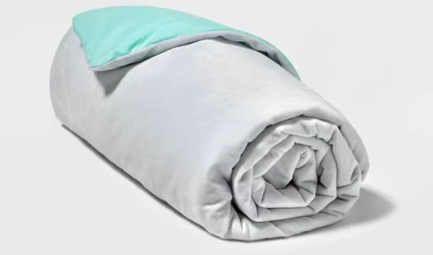 Target紧急召回pillowfort儿童重力毯，隐含窒息风险，目前已造成两起死亡事件