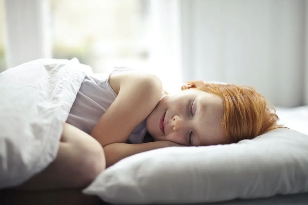 你知道孩子睡觉打鼾分几种吗？哪种没什么影响？哪种需要看医生？哪种需要手术？