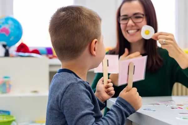 10种促进宝宝学说话的方法，为了提高孩子的语言敏感度，我们能做些什么？