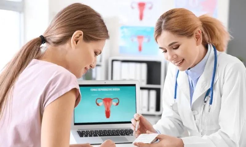 年检里的Mammogram是个什么检查？女性多少岁需要做这个检查？痛不痛？