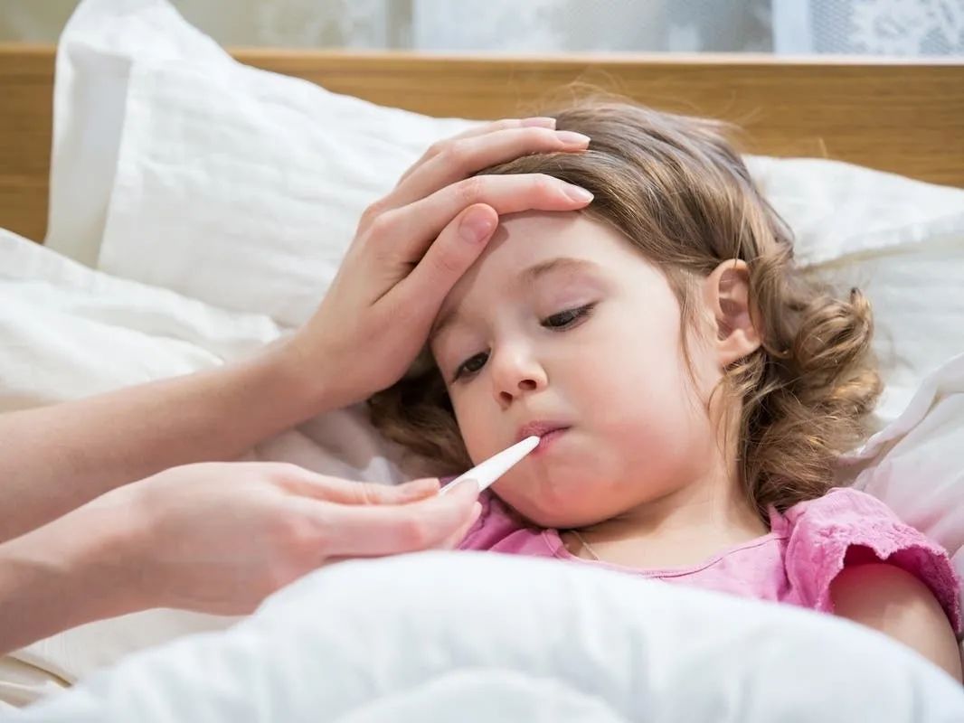 人偏肺病毒(hMPV)病毒肆虐美国，“肺都要咳出来了！” 儿童风险最大！