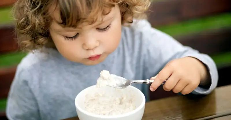 Popular燕麦被爆农药残留超标，很多孩子经常吃的都在其中！影响孩子生殖健康！
