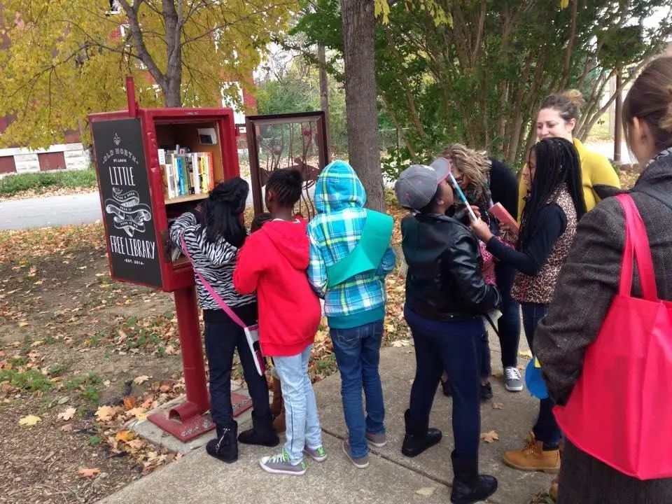 你想做“Little Free Library”的主人吗？赶紧带娃动手做一个吧！详细步骤都告诉你啦！