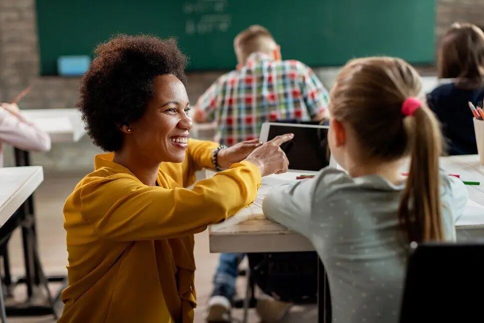 孩子在美国上学，家长应该如何与老师沟通？