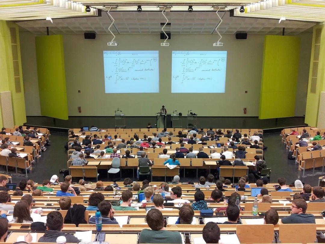 在美国读大学的学费需要多少?远不止一个数字那么简单! 在美国读大学的学费需要多少?远不止一个数字那么简单!