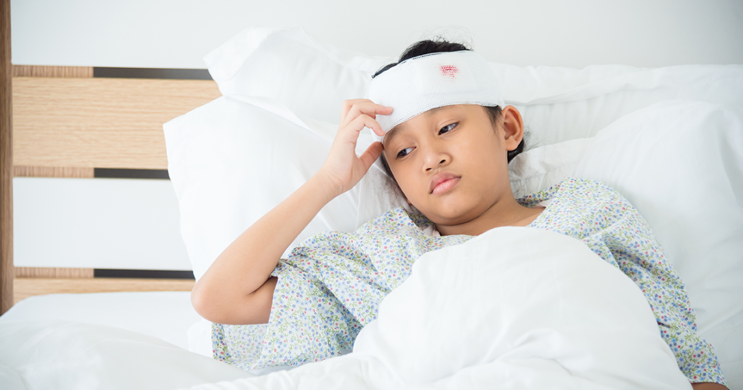 孩子撞到头，容易受伤甚至脑震荡，该怎么办？